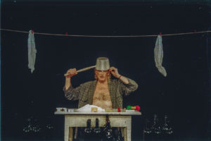 Gewoelbe Monolog von Hansjoerg Schertenleib 1998 Regie Juergen Fritz 10 300x200